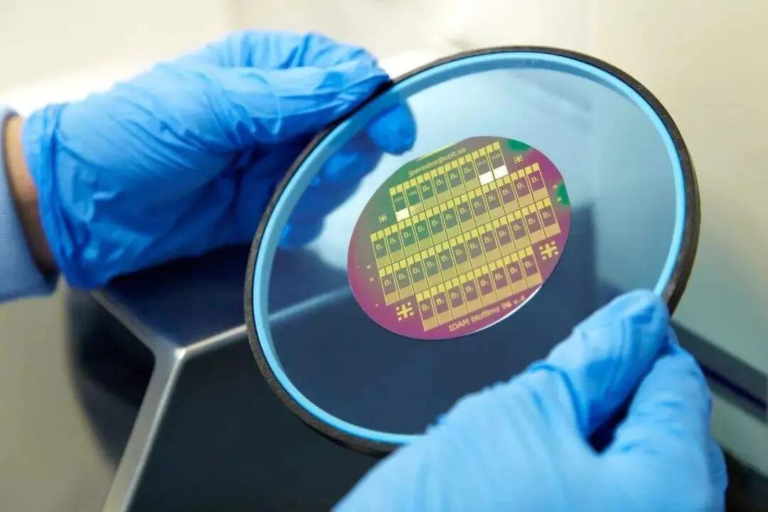 Ano ang teknolohiya ng wafer bonding?